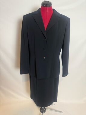 Kasper Skirt Suit Woman's Size 12P Navy Blue 2-Piece Set Blazer & Skirt